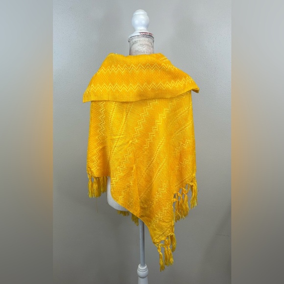 Vibrant Yellow Floral Poncho - Picture 5 of 11